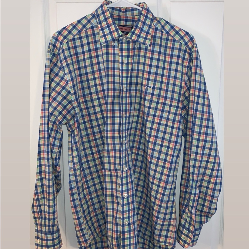 Men’s Vineyard Vines dress shirt.